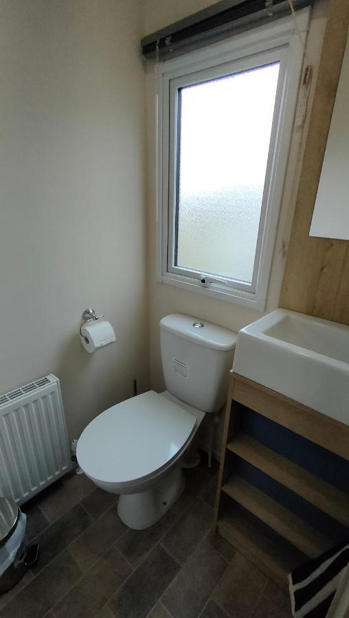 3 Bedroom Stylish Caravan - Vans With Business Sign Not Allowed Port Seton Экстерьер фото
